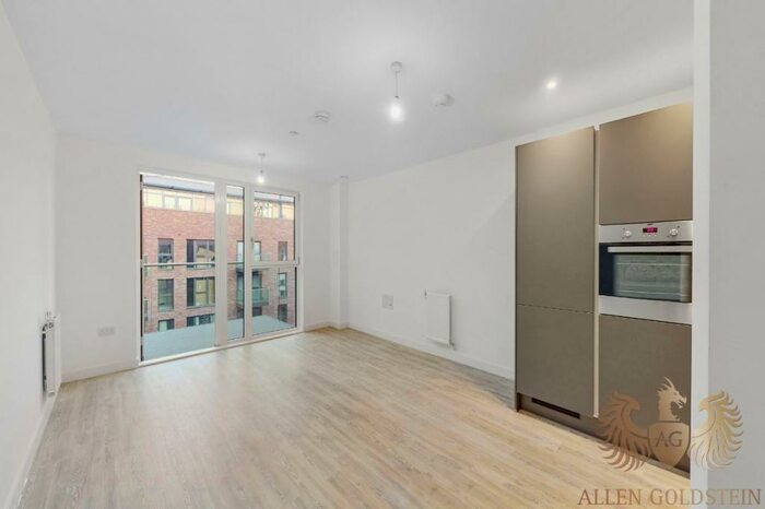 2 Bedroom Apartment To Rent In St Pier Court, Thunderer Street, London, E13