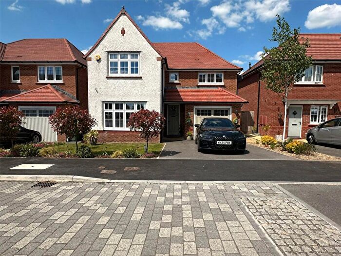 4 Bedroom Detached House To Rent In Emerald Crescent, Swindon, Wiltshire, SN25