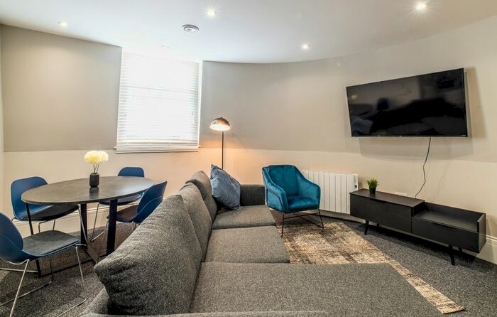 3 Bedroom Flat To Rent In A Derby Road, Nottingham, NG1