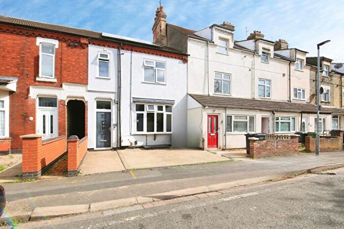 5 Bedroom Terraced House For Sale In Cromwell Road, Peterborough, Cambridgeshire, PE1