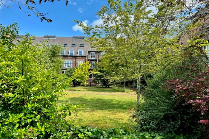 1 Bedroom Flat To Rent In Folly Bridge Court, Oxford, Oxford, OX1