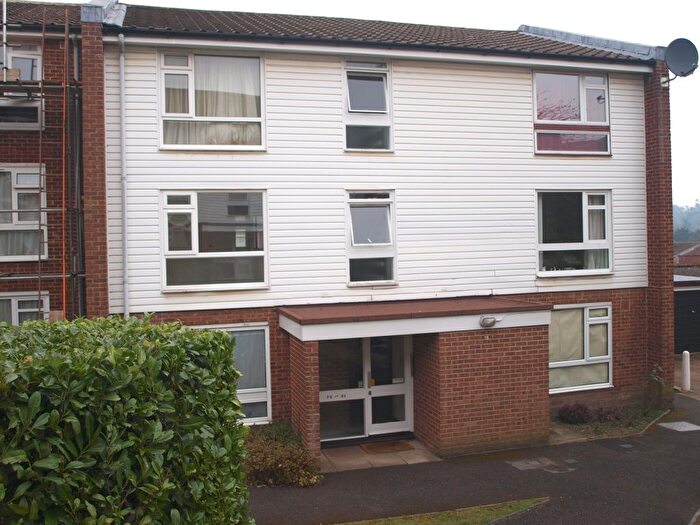 1 Bedroom Flat To Rent In Holmbury Grove, Croydon, CR0