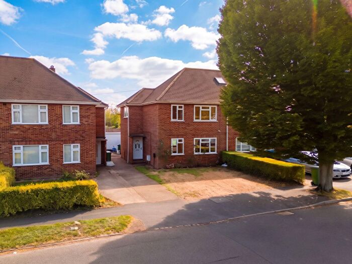 3 Bedroom Semi Detached House For Sale In Henry Road, Aylesbury, HP20