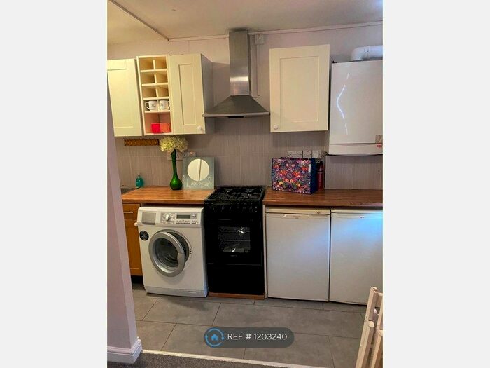 Studio To Rent In Stanmore Hill, Stanmore Hill HA7