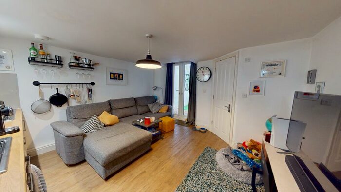 1 Bedroom Flat To Rent In Upper Market Street, Hove, BN3