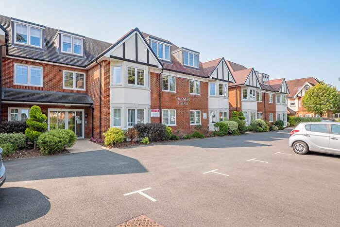 2 Bedroom Flat For Sale In Cheam Road, Cheam, Sutton, SM1