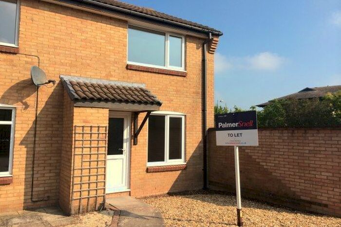 2 Bedroom Property To Rent In Allington Close, Taunton, TA1