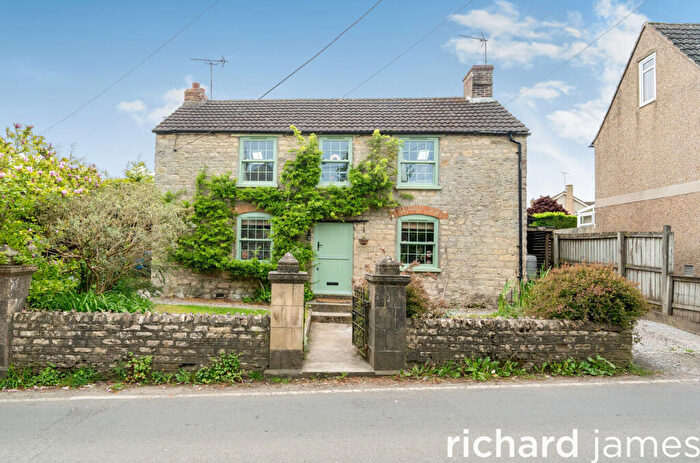 6 Bedroom Detached House For Sale In Pavenhill, Swindon, Wiltshire, SN5