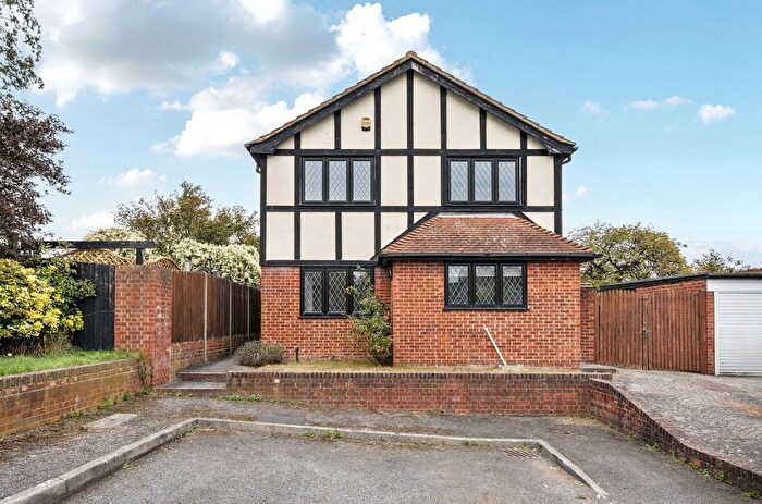 4 Bedroom Detached House To Rent In Hotham Close, Sutton At Hone, Dartford, DA4