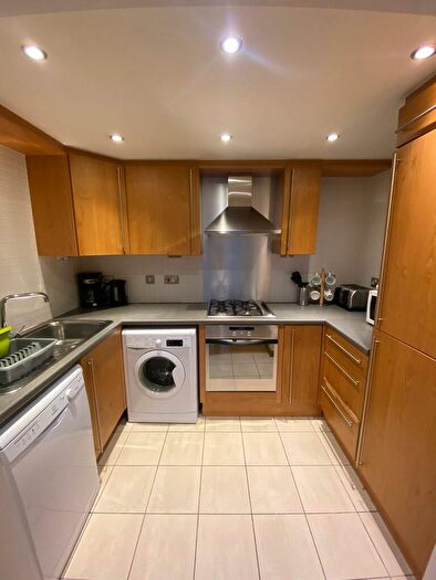 2 Bedroom Flat To Rent In , Dock Street, Edinburgh, EH6