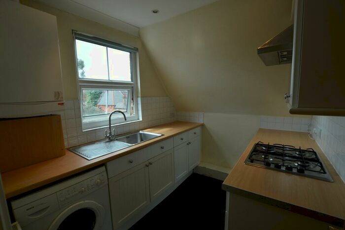 1 Bedroom Flat To Rent In Flat - Carisbrooke Road, E17