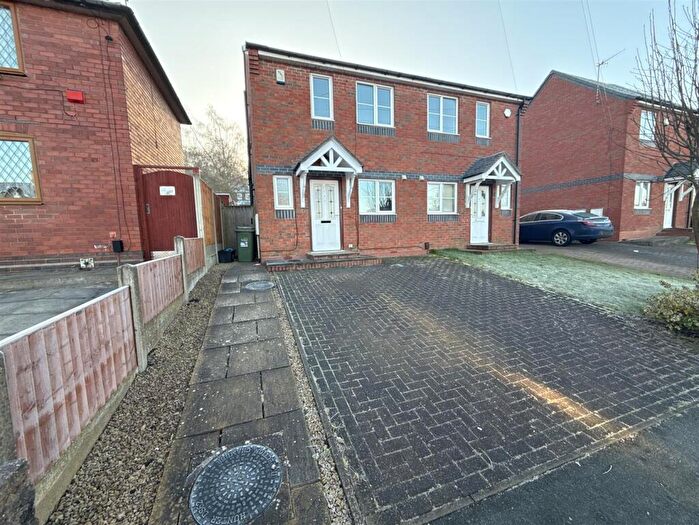 2 Bedroom Semi-Detached House To Rent In Oakfield Road, Wollescote, Stourbridge, DY9