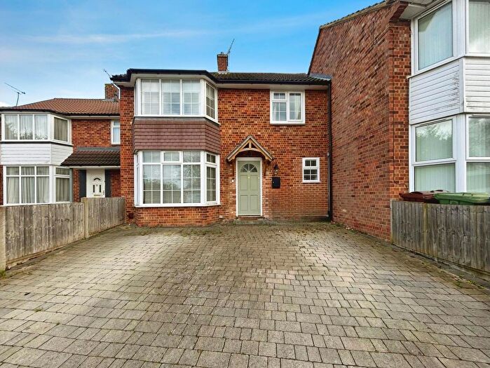 3 Bedroom Terraced House For Sale In Kennel Lane, Bracknell, Berkshire, RG42