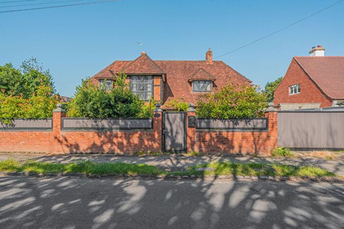 5 Bedroom Detached House To Rent In Oval Way, Gerrards Cross, Buckinghamshire, SL9