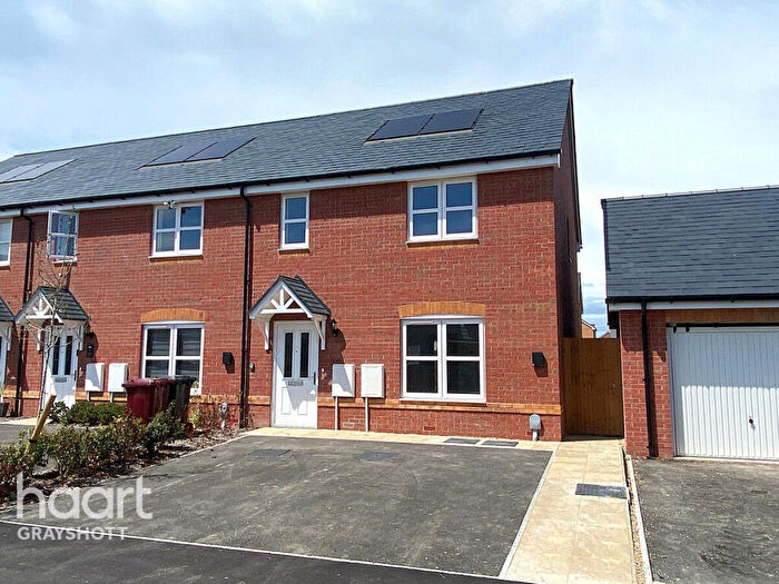 3 Bedroom End Of Terrace House For Sale In Farthings Row, Selsey, PO20