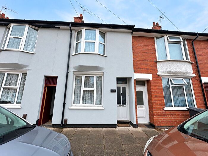 4 Bedroom Terraced House For Sale In Saltersford Road, Leicester, LE5