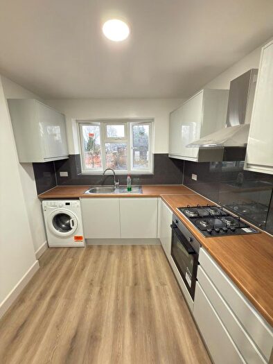 3 Bedroom Flat To Rent In Woodgrange Road, London, E7