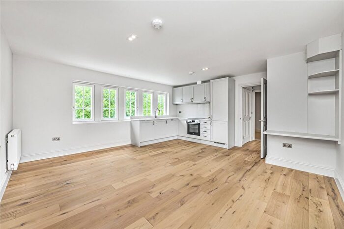 2 Bedroom Flat To Rent In Allfarthing Lane, London, SW18