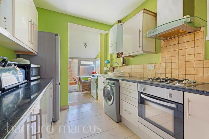 4 Bedroom Property To Rent In London Road, London, SW16