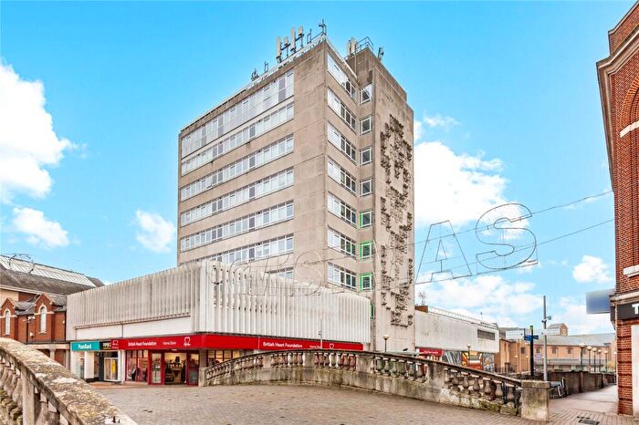 1 Bedroom Apartment For Sale In Canside, Meadow Walk, Chelmsford, CM1