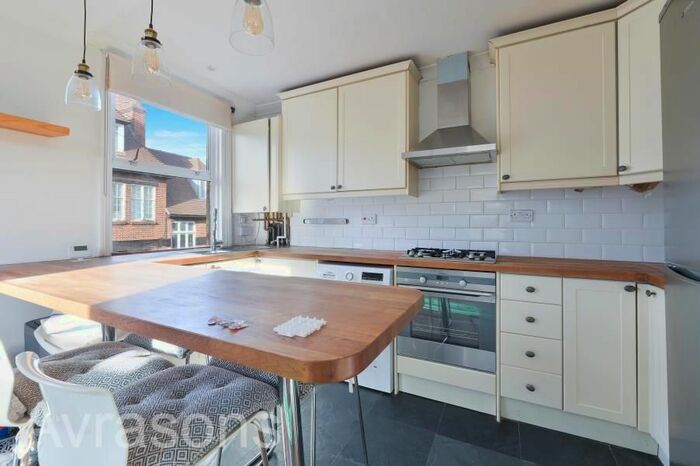 2 Bedroom Flat To Rent In Somers Road, London, SW2