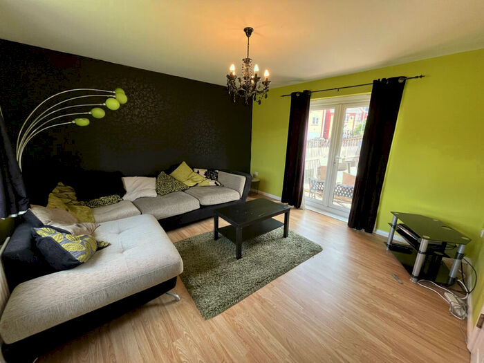 4 Bedroom Town House To Rent In Roxburgh Mews, Armley, Leeds, West Yorkshire, LS12