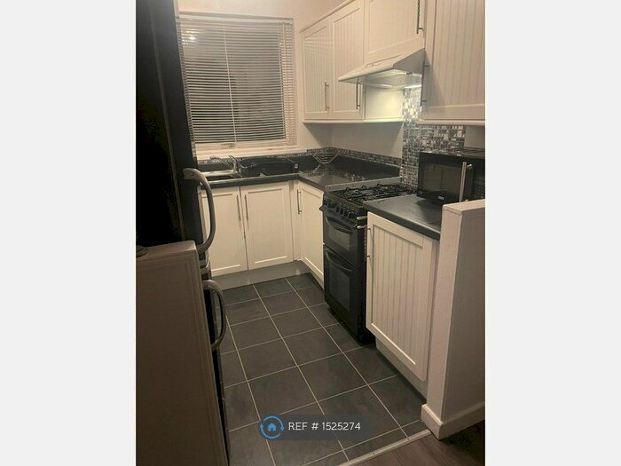 3 Bedroom Semi-Detached House To Rent In Tadcaster Road, Sunderland, SR3