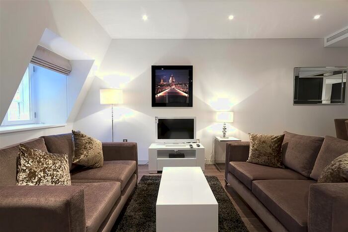 2 Bedroom Flat To Rent In Marconi House, The Strand, Aldwych, London, WC2R