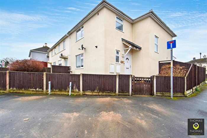 3 Bedroom End Of Terrace House For Sale In Birchall Avenue, Matson, Gloucester, GL4