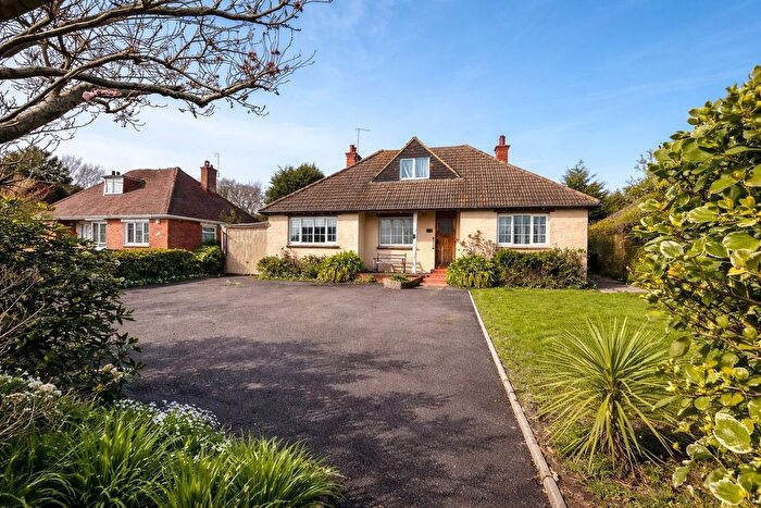 3 Bedroom Detached Bungalow For Sale In De La Warr Road, Bexhill On Sea, TN40