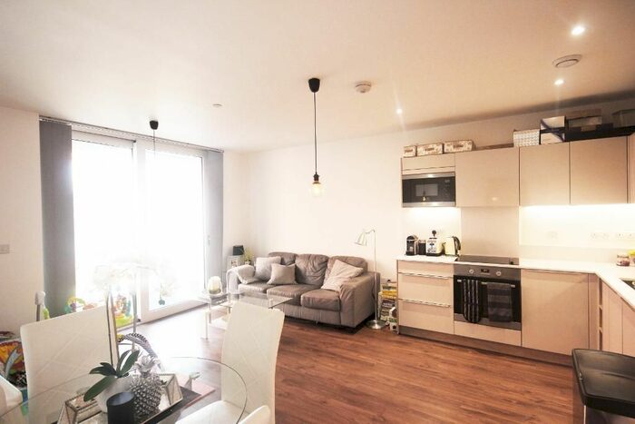 1 Bedroom Flat To Rent In Ossel Court, Telegraph Avenue, London, SE10