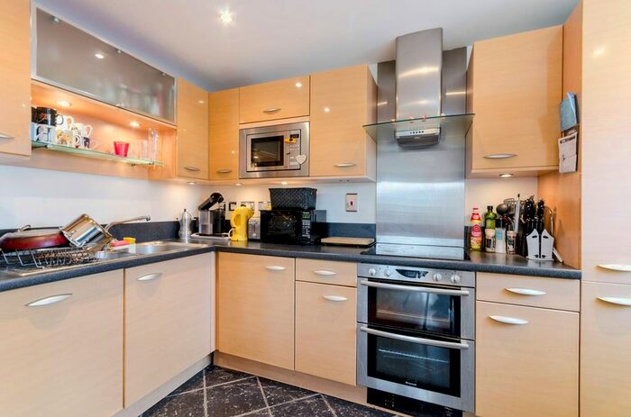 2 Bedroom Flat To Rent In Seven Kings Way, Kingston, Kingston Upon Thames, KT2