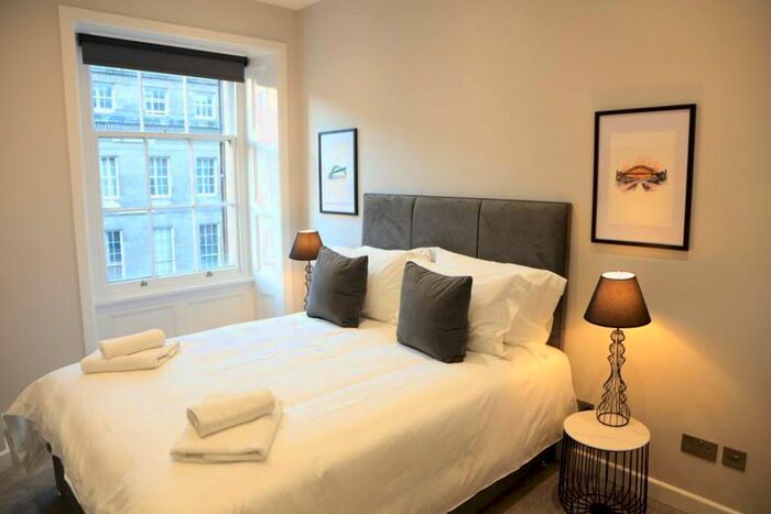 2 Bedroom Flat To Rent In Grainger Street, Newcastle Upon Tyne, NE1