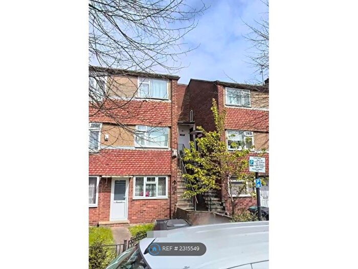 2 Bedroom Flat To Rent In Northumberland Park, London, N17