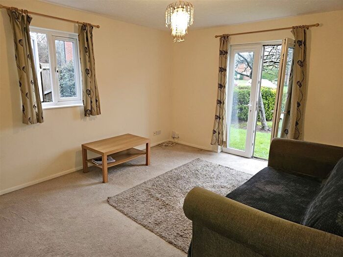 2 Bedroom Flat For Sale In Rabournmead Drive, Northolt, UB5