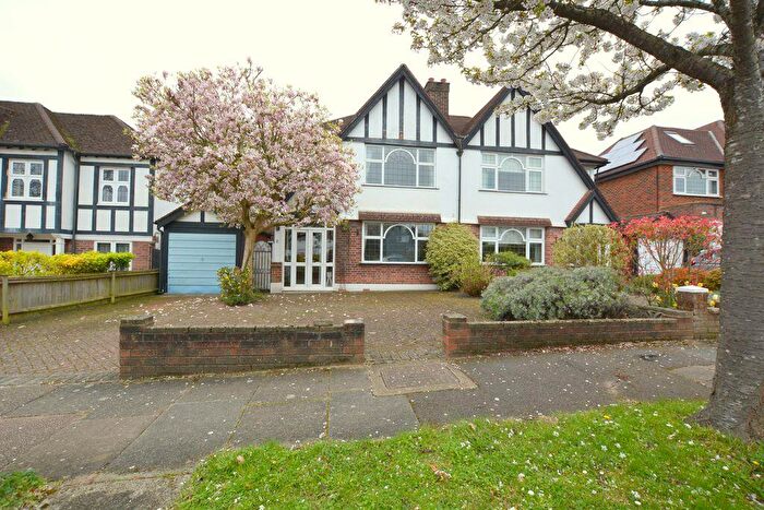 3 Bedroom Semi Detached House For Sale In Milne Feild, Hatch End, HA5