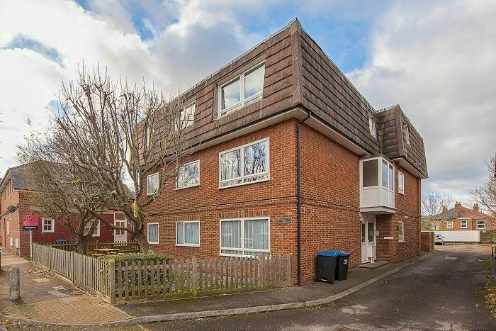 1 Bedroom Flat To Rent In Bond Road, Tolworth, Surbiton, KT6