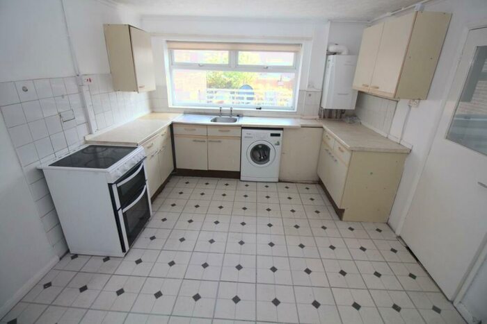 2 Bedroom Flat To Rent In Green Lane, Vicars Cross, Chester, CH3