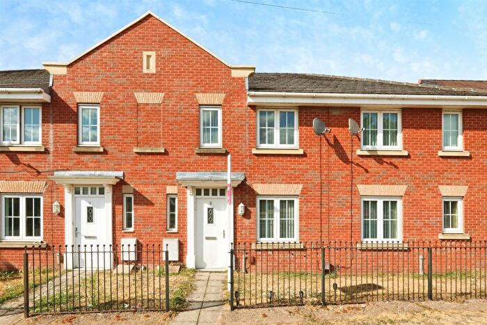 3 Bedroom Terraced House For Sale In West End Terrace, New Rossington, Doncaster, DN11