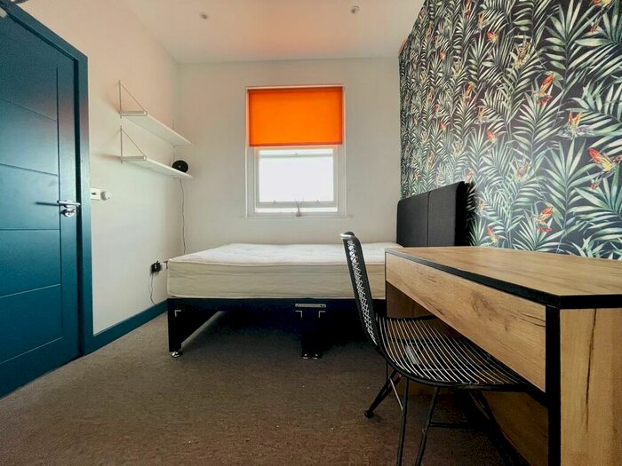 1 Bedroom Semi-Detached House To Rent In Lansdowne Place, Hove, BN3