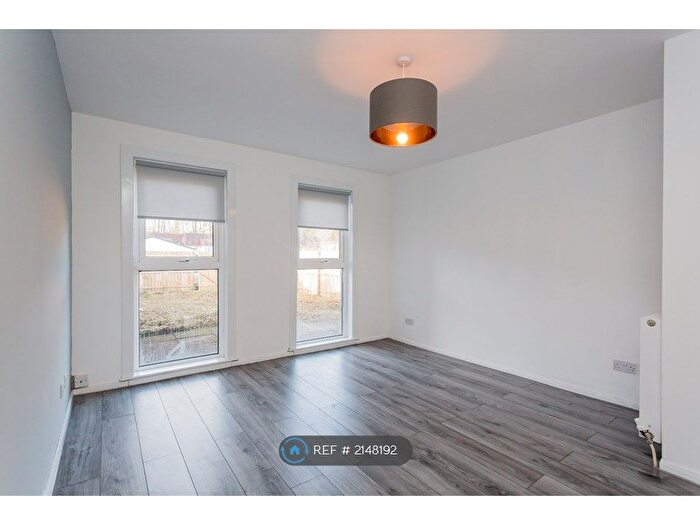 2 Bedroom End Of Terrace House To Rent In Park Green, Erskine, PA8