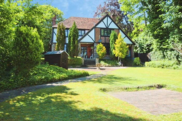 5 Bedroom Detached House For Sale In Coldharbour Lane, Purley, Croydon, CR8