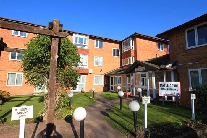 1 Bedroom Apartment For Sale In Pinner Hill Road, Pinner, HA5