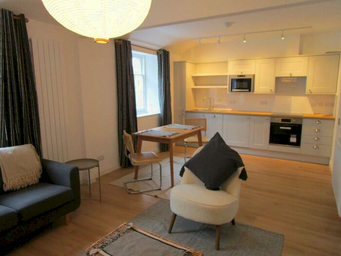 2 Bedroom Flat To Rent In Princess Victoria Street, Clifton, Bristol, BS8