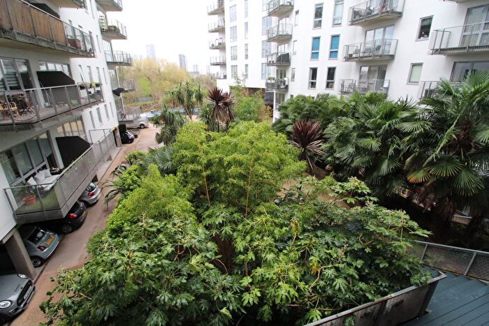 2 Bedroom Flat To Rent In Wick Lane, London, E3