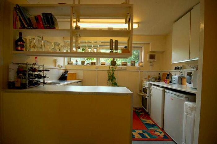 1 Bedroom Flat To Rent In Deneway, Stockport, SK4