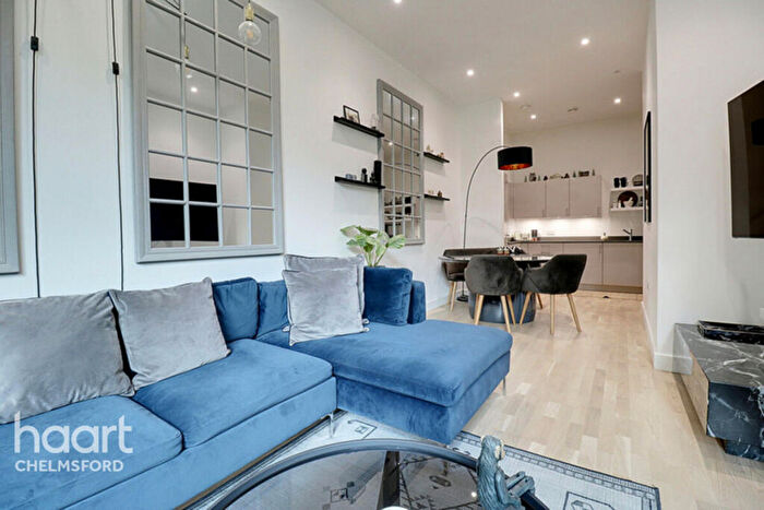 2 Bedroom Duplex For Sale In Burgess Springs, Chelmsford, CM1