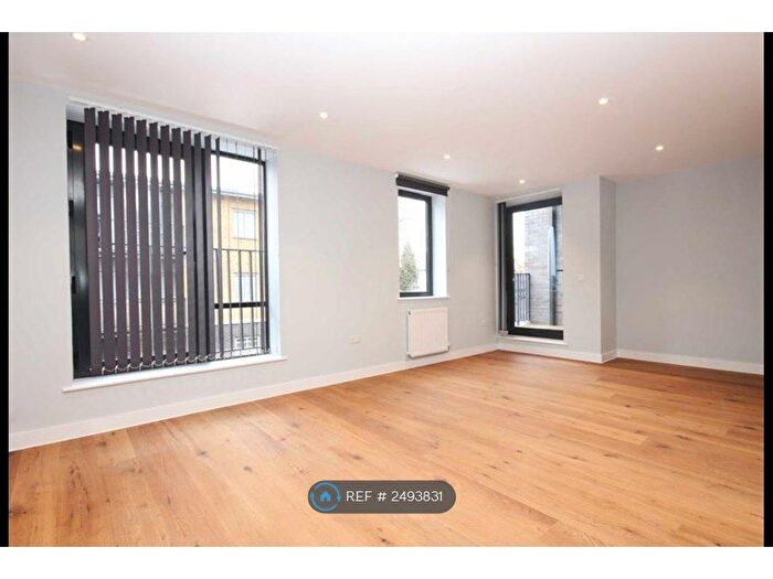 2 Bedroom Flat To Rent In Streatham, London, SW16