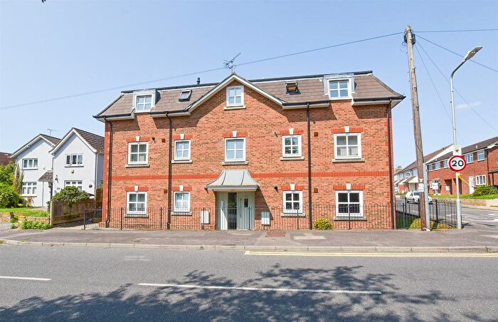 2 Bedroom Flat To Rent In Bull Lane, Eccles, ME20
