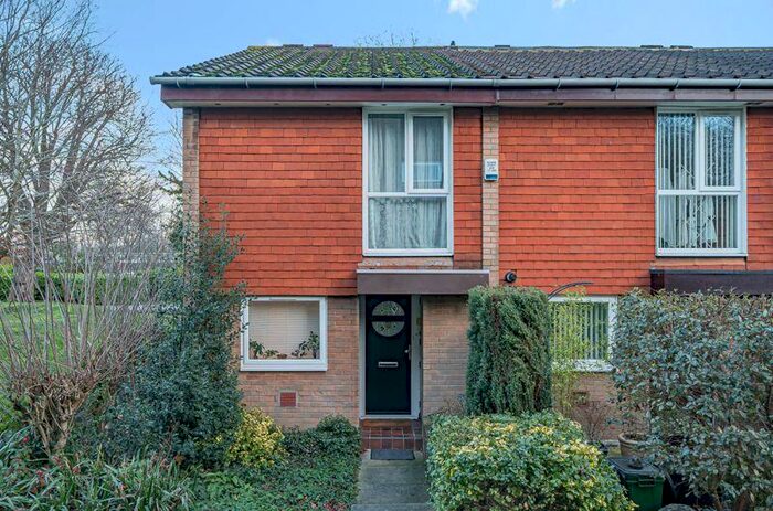 3 Bedroom End Of Terrace House To Rent In Coverdale Gardens, Croydon, CR0